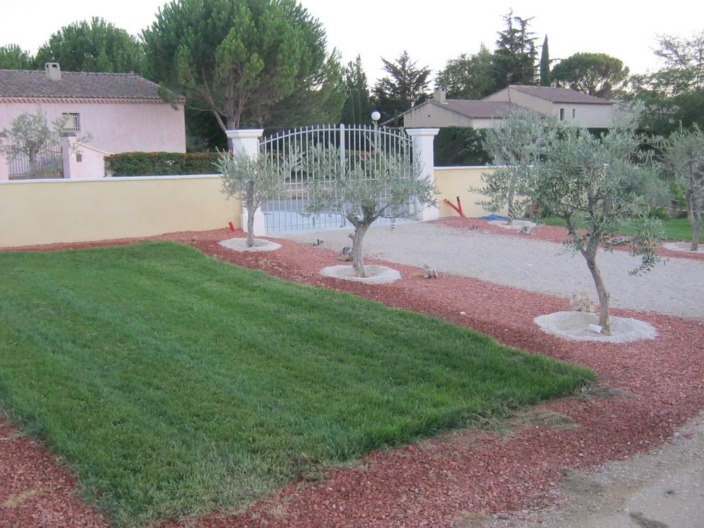 Le Jardin Des Tourterelles Villa Robion en Luberon Exterior foto